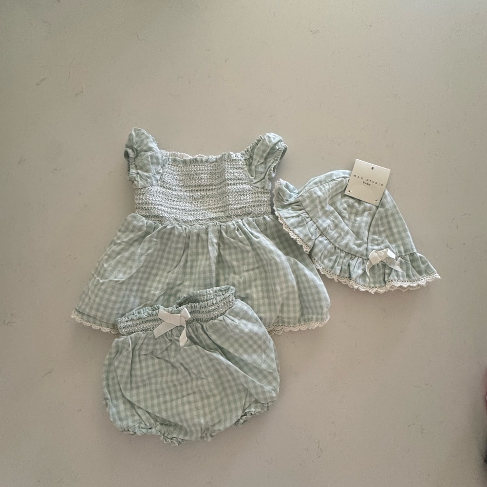Gingham Outfit